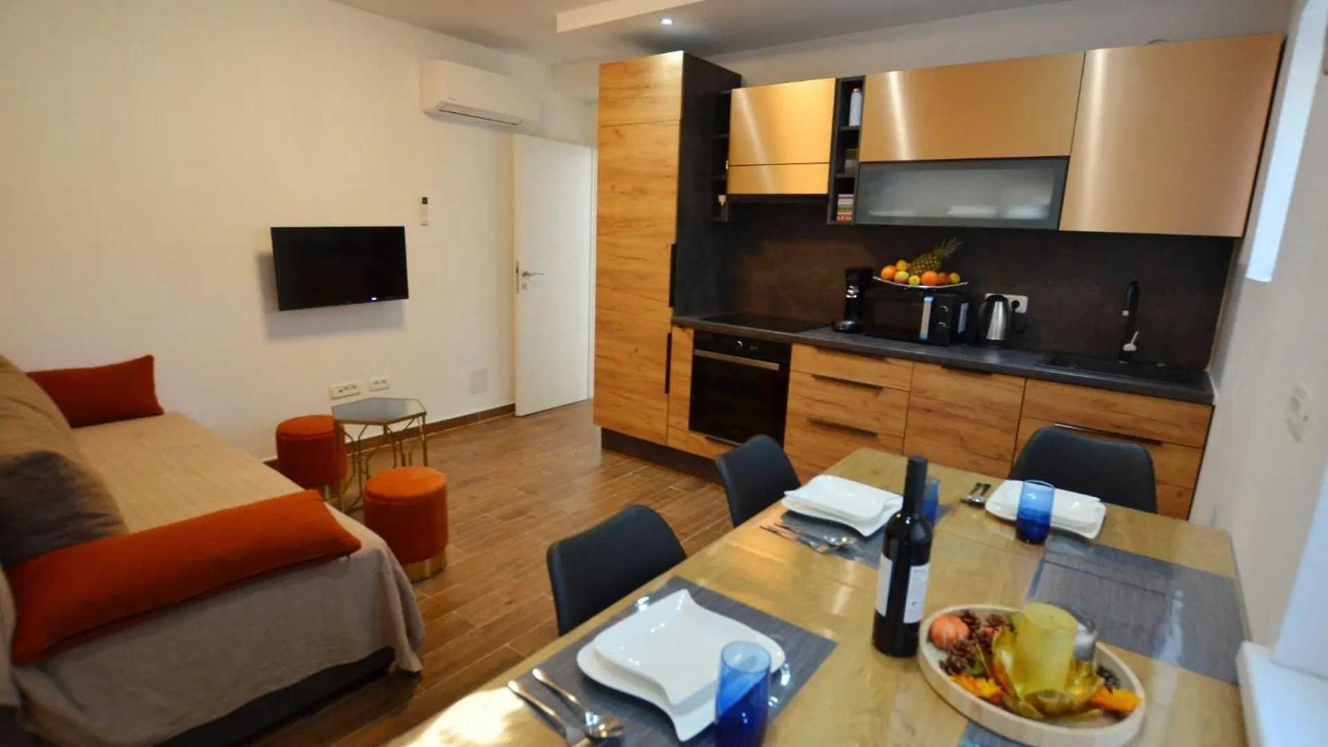 Warm And Welcoming Apartment With Balcony Rovinj
